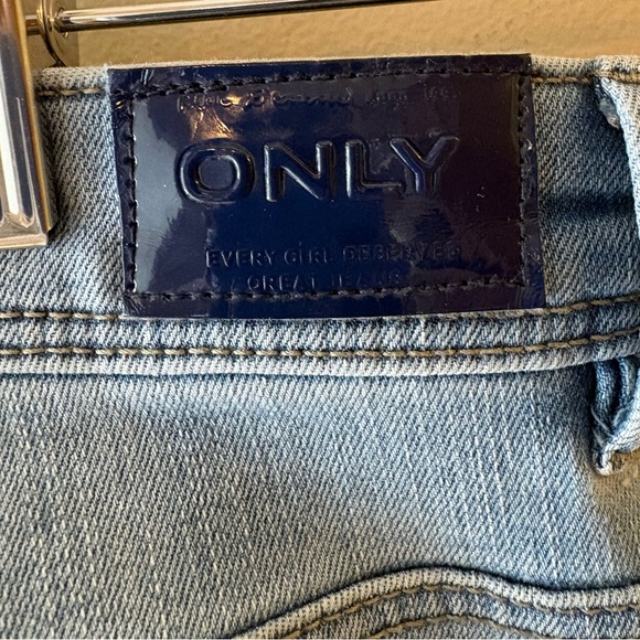 Only Women's light Blue Jeans with flair, copper hardware, size 26 - Picture 6 of 10